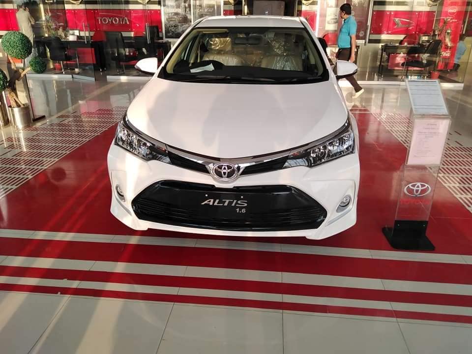 Toyota Corolla Altis Grande 2023 Price In Pakistan Fuel Average, Shape, Colors, Interior, Specs